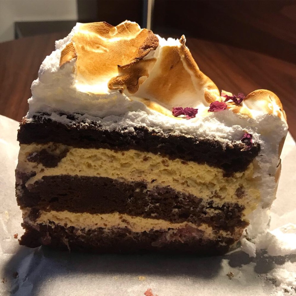 06A833F0-ADC3-41E1-83AC-A3BEEA5C2FAD