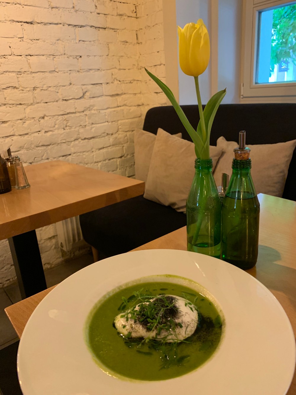 9F4BDEE1-04C9-4D62-9102-21C87E9B8C2F