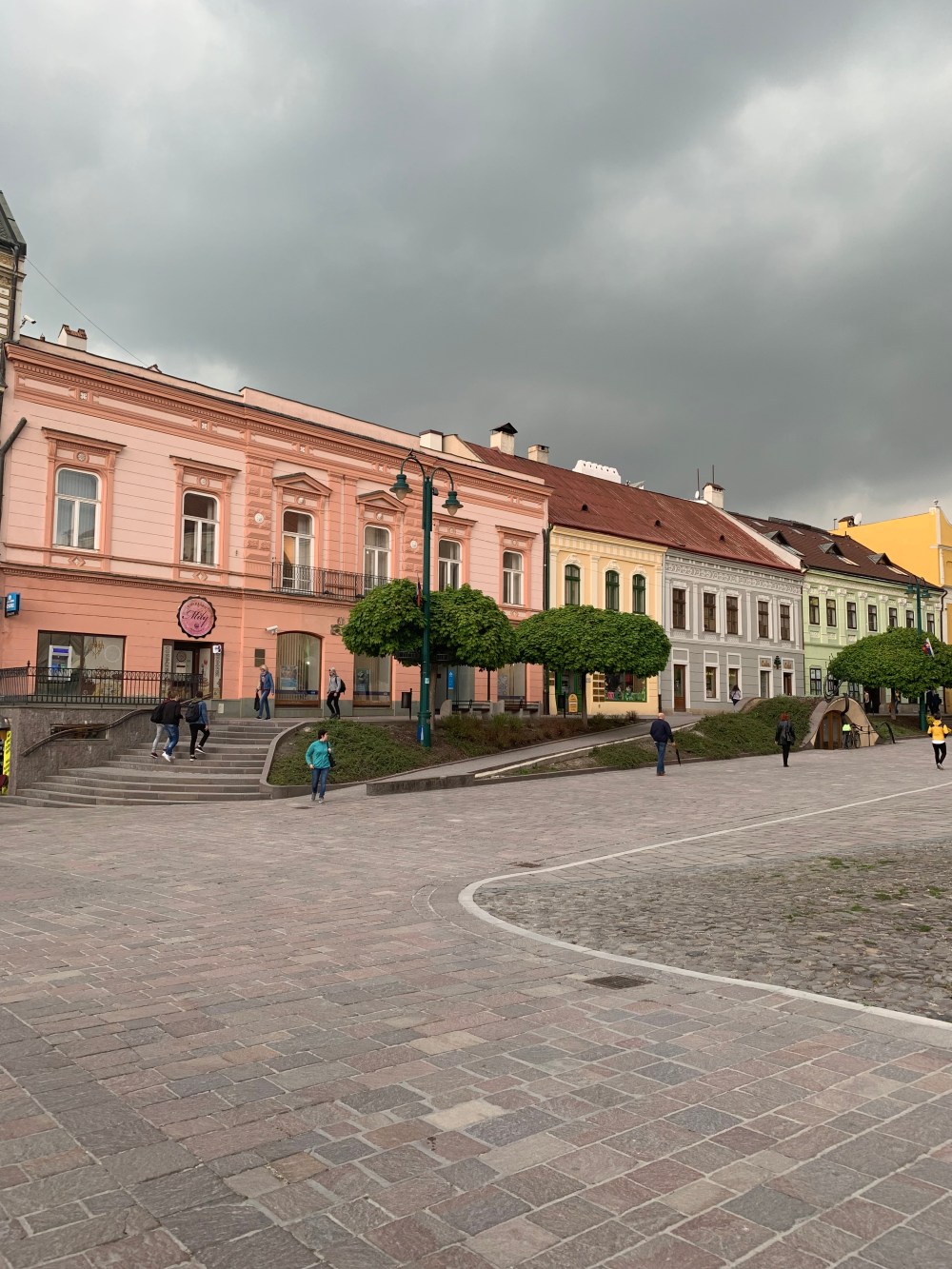 E1E5DA80-21DC-4E4C-97D1-11216C1808EB