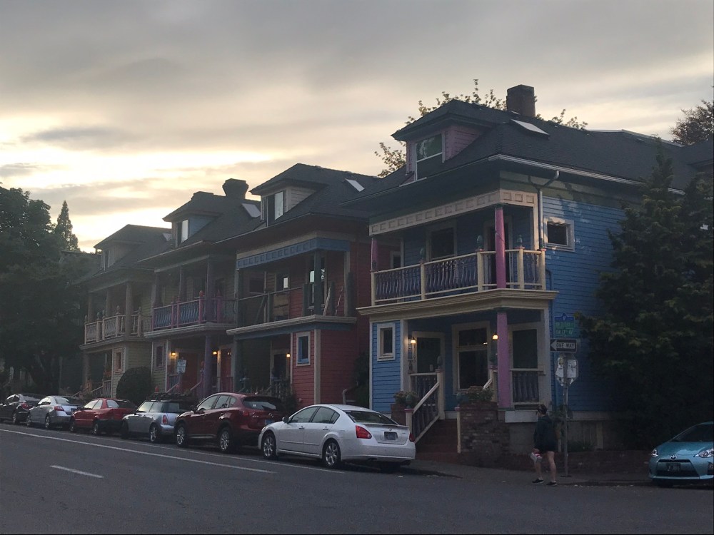 8CF106DB-8105-4B72-BC1E-81D4533446E3