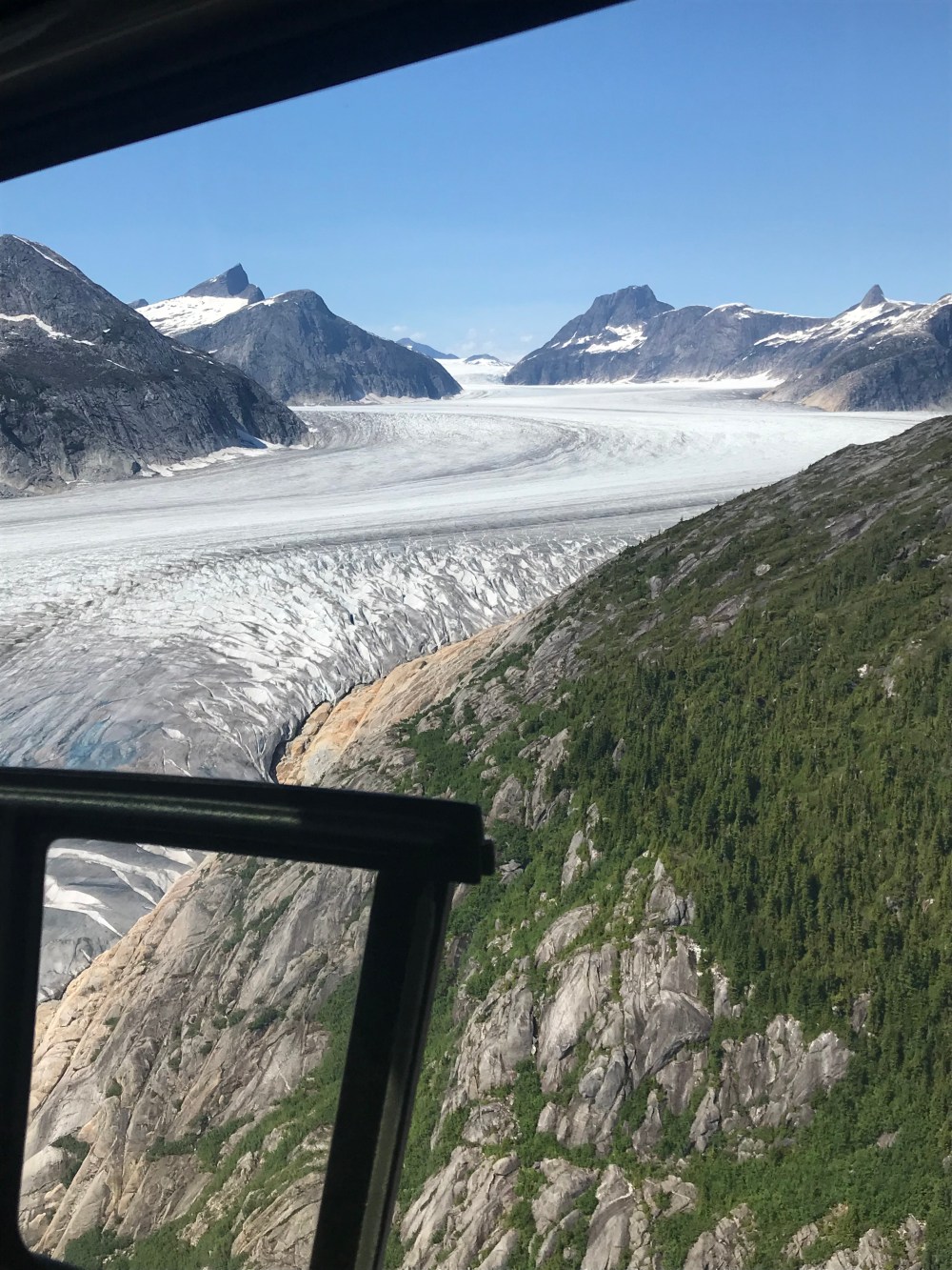 E035E943-E015-4ECB-A9FA-F507519F0A56